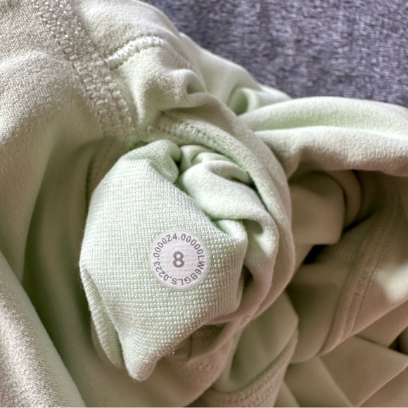 Lululemon Align cropped high-rise leggings - 23" Light Yellow Green - Picture 8 of 12